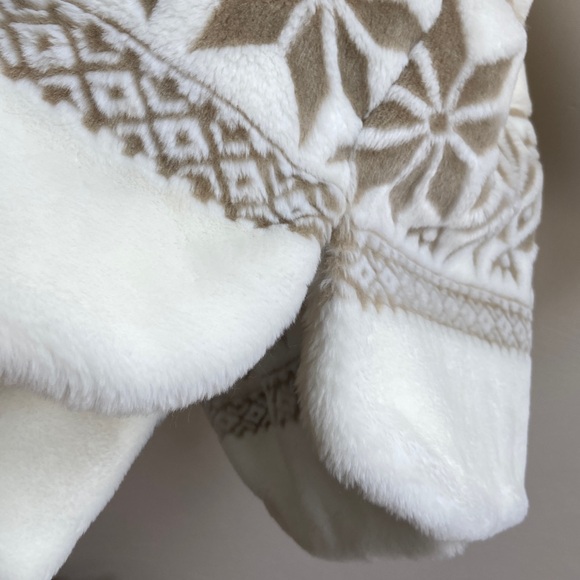 Alpine Studio White/off white Faux Fur Hooded Coat with Pattern Large - Picture 6 of 11